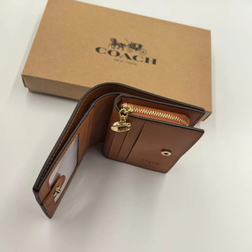 NWT Coach X Peanuts Snap Wallet Trusty&Trendy