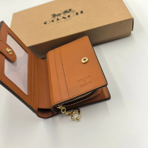 NWT Coach X Peanuts Snap Wallet Trusty&Trendy