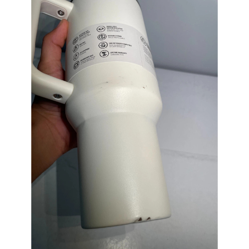 40oz Stanley The Quencher H2.0 Flowstate Tumbler - Cream - Unused, Light Damage Trusty&Trendy