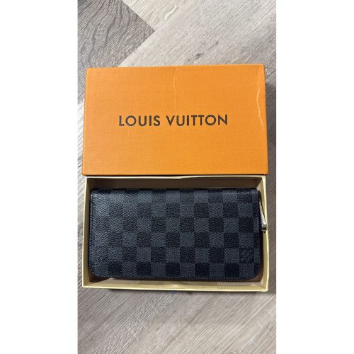LOUIS VUITTON Portefeuille Brazza Wallet