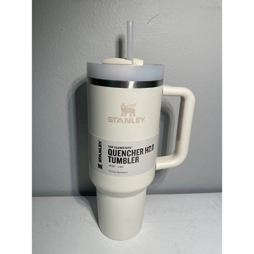 40oz Stanley The Quencher H2.0 Flowstate Tumbler - Cream - Unused, Light Damage Trusty&Trendy