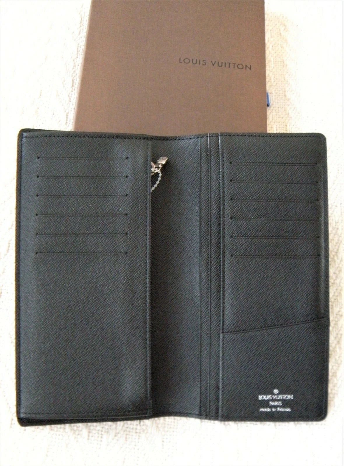 LOUIS VUITTON Portefeuille Brazza Wallet