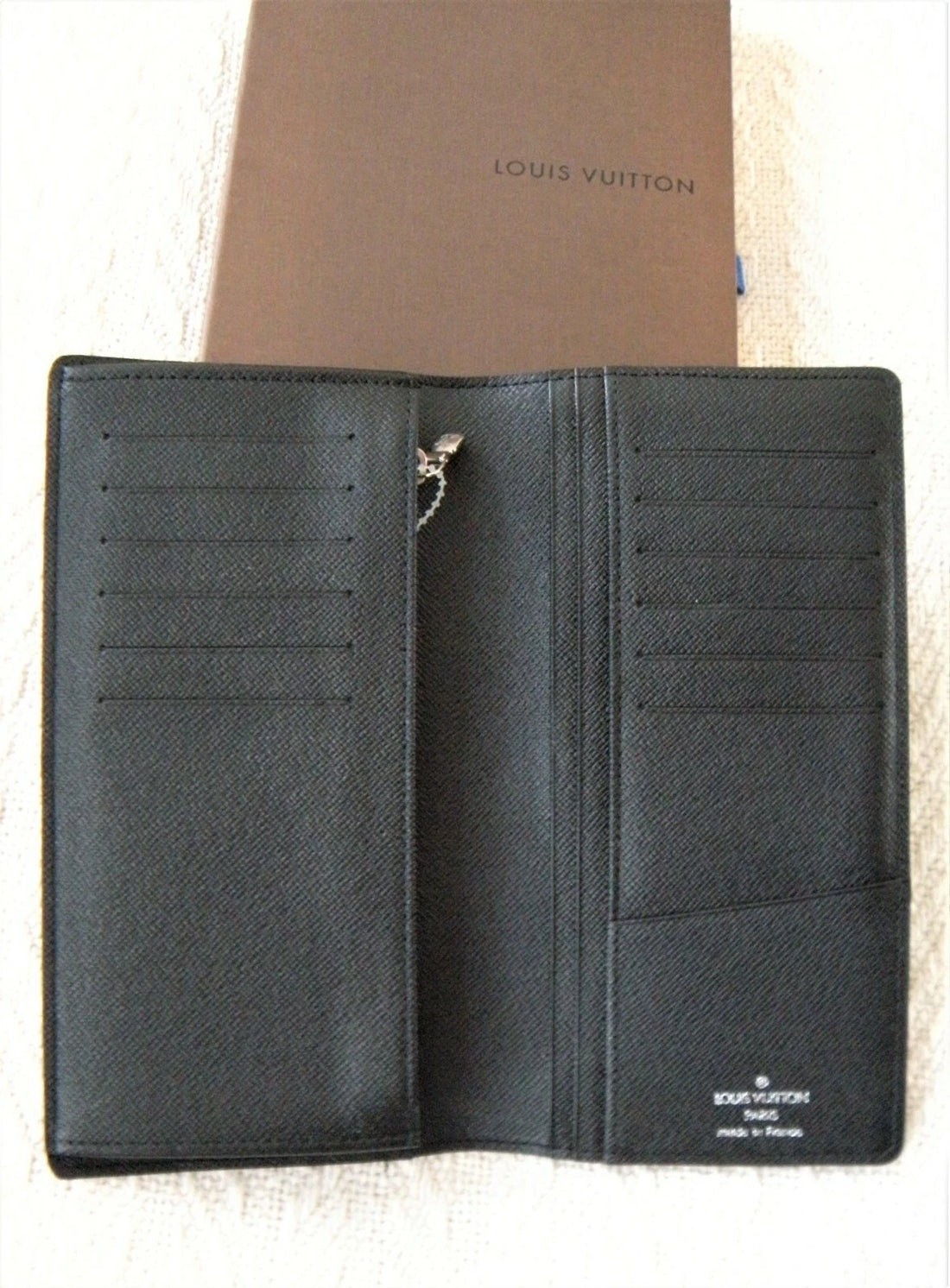 LOUIS VUITTON Portefeuille Brazza Wallet