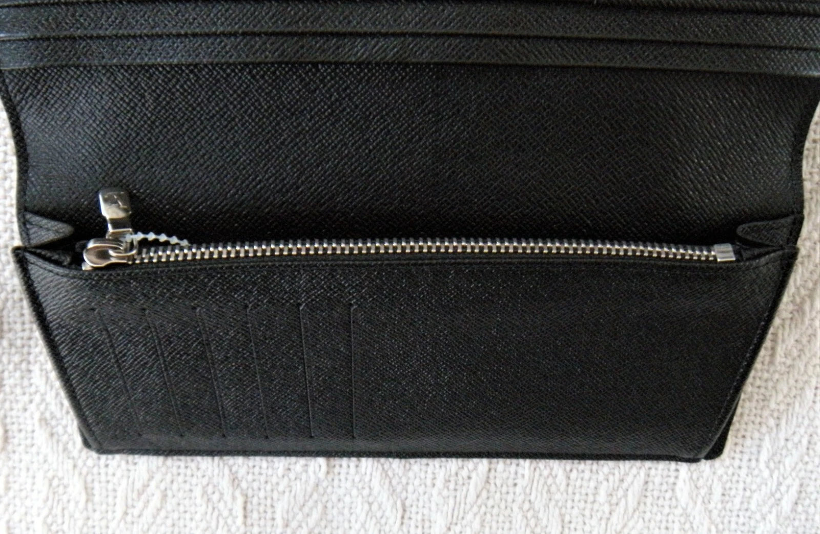 LOUIS VUITTON Portefeuille Brazza Wallet
